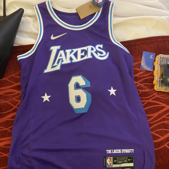 Lakers LeBron James #6 Dri-Fit - Picture 6 of 7